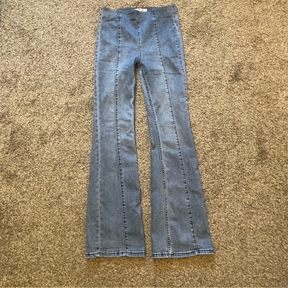 We The FREE PEOPLE Slim Pull On Flare Jeans Bell Bottoms Legs Denim Blue Sz 26